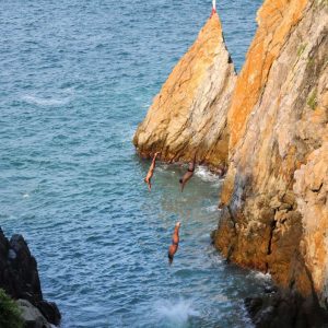 Acapulco-Mexico-Cliff-Divers-Copyright a href-httpswww.123rf.comprofile_vilant-vilanta-1200